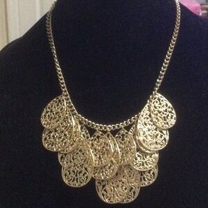 Elegant Gold Filigree Necklace